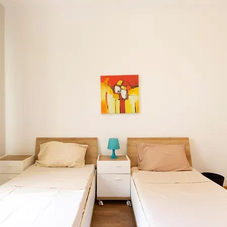 Appartement Sf2 - Lovely And Spacious 2 Bedroom Maisonette. *