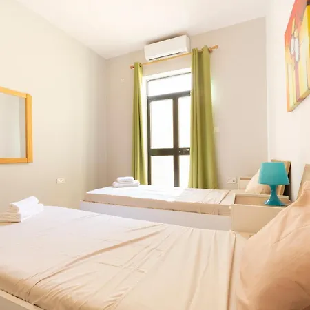 Sf2 - Lovely And Spacious 2 Bedroom Maisonette. * Is-Swieqi